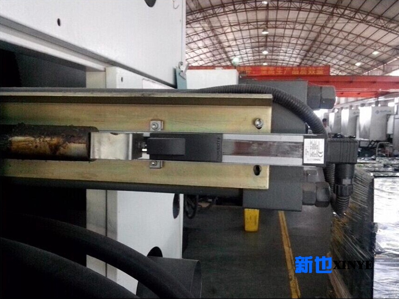 KTF滑块式电子尺在液压机上使用案例